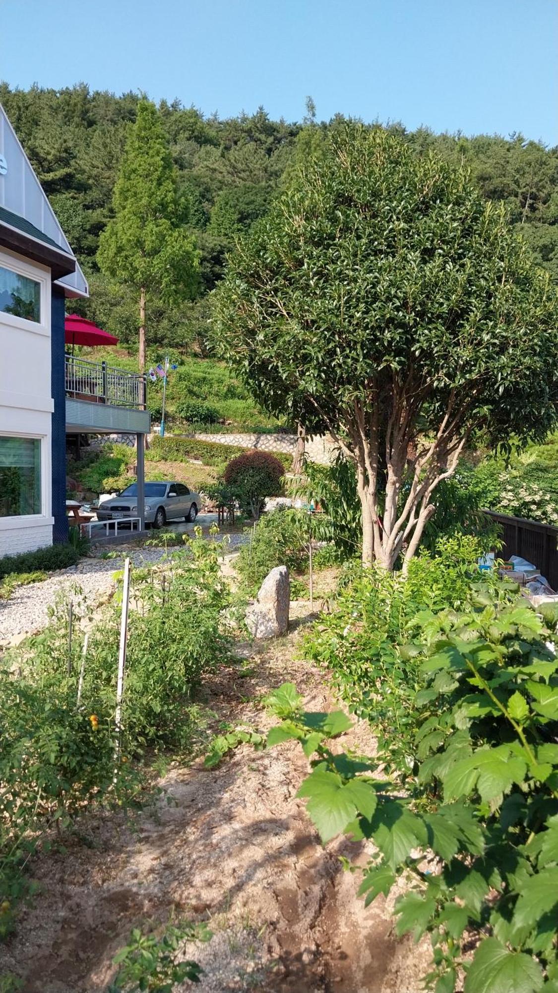 White House Hotel Namhae Bagian luar foto