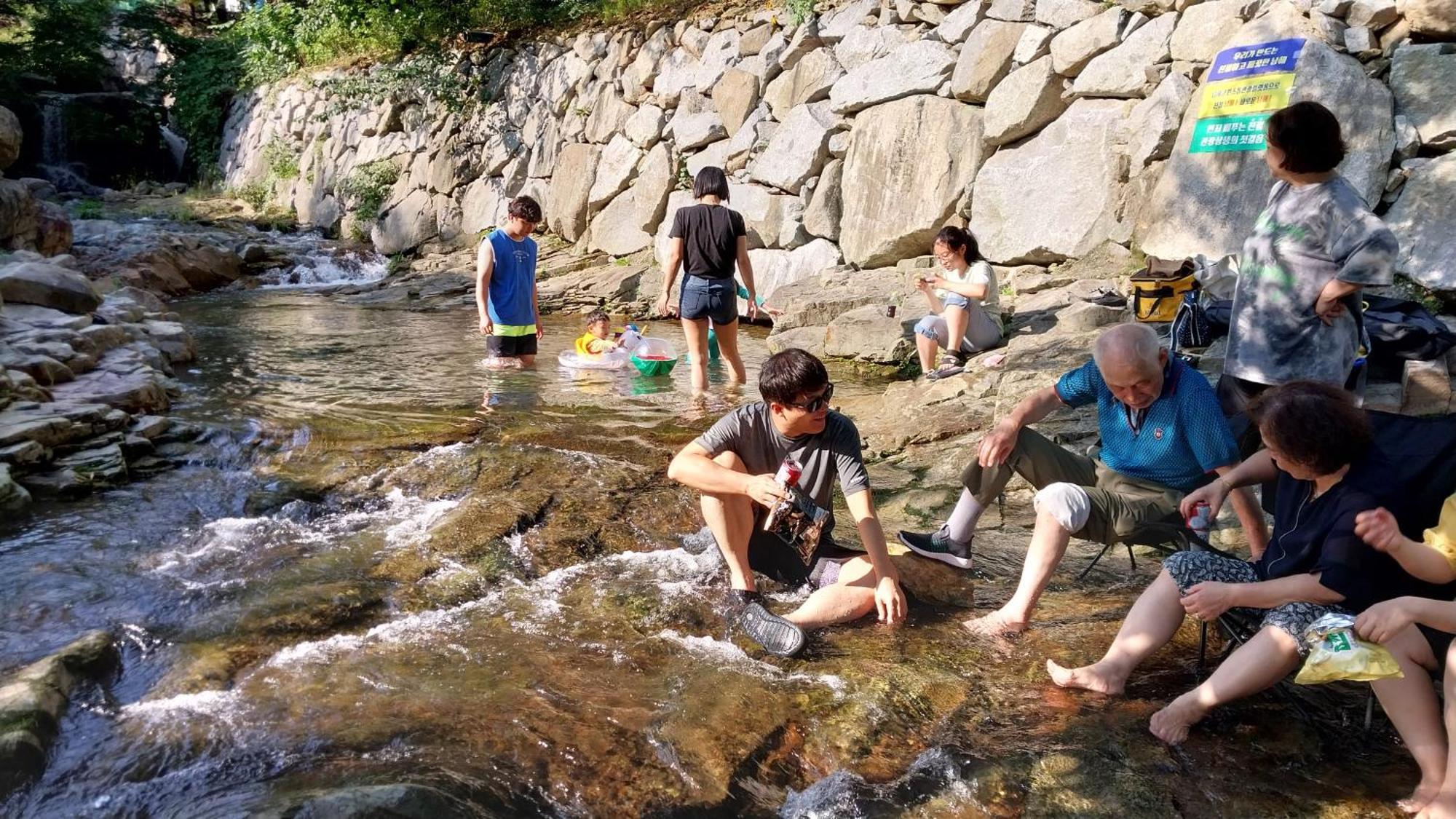 White House Hotel Namhae Bagian luar foto