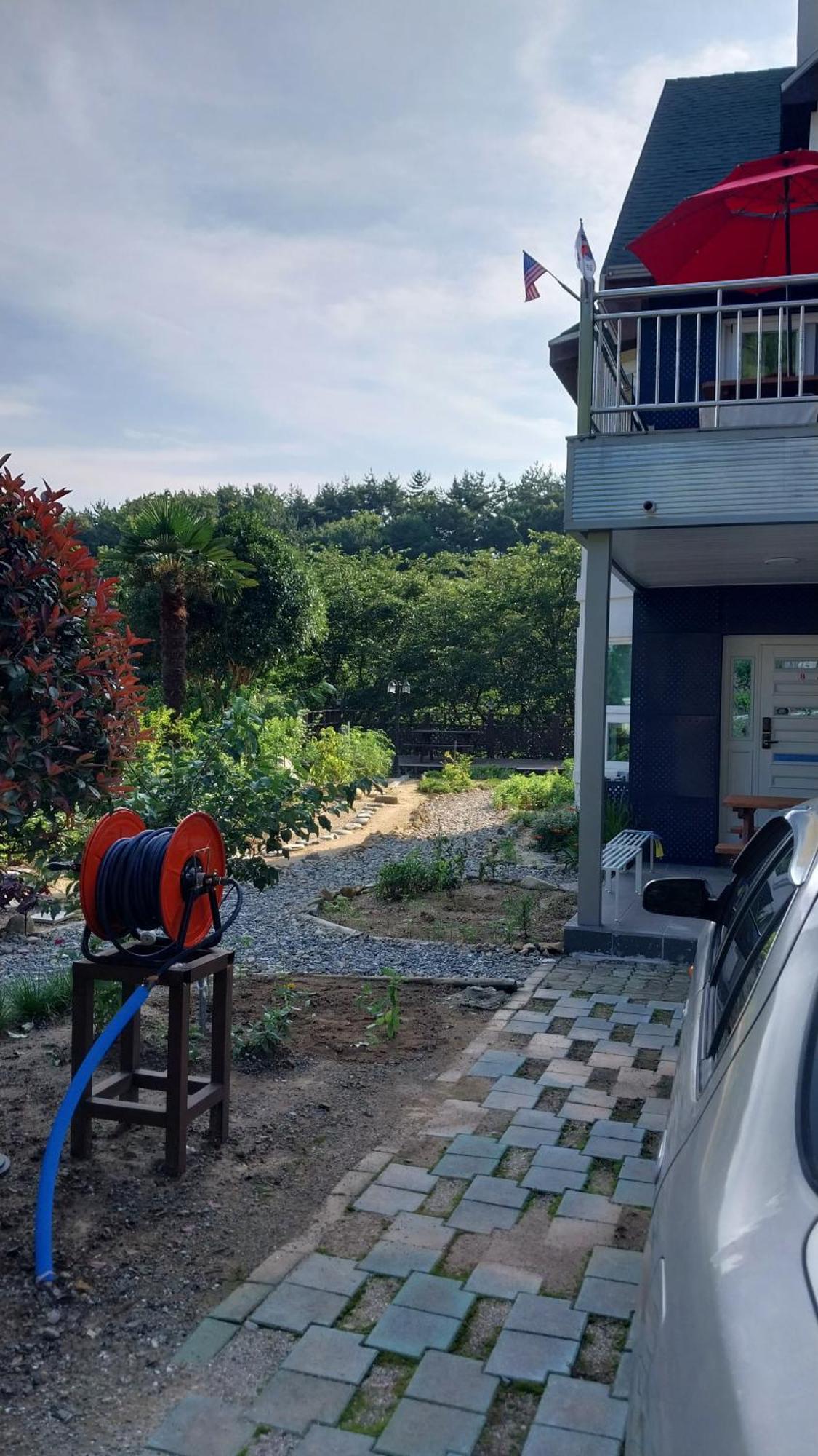 White House Hotel Namhae Bagian luar foto